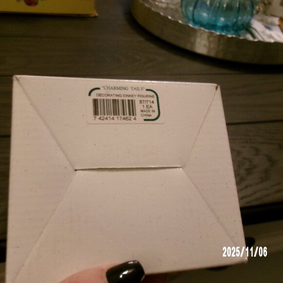 Charming Tails - Decorating Einkey - Dean Griff Silvestri - 87/714 - NEW In Box - Picture 4 of 5